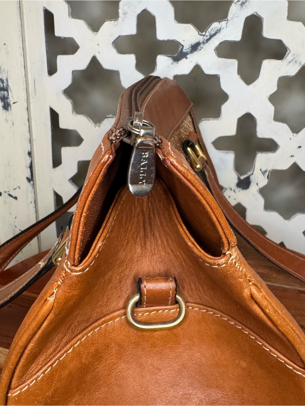 RARE VINTAGE BALLY HANDBAG - Picture 10 of 13